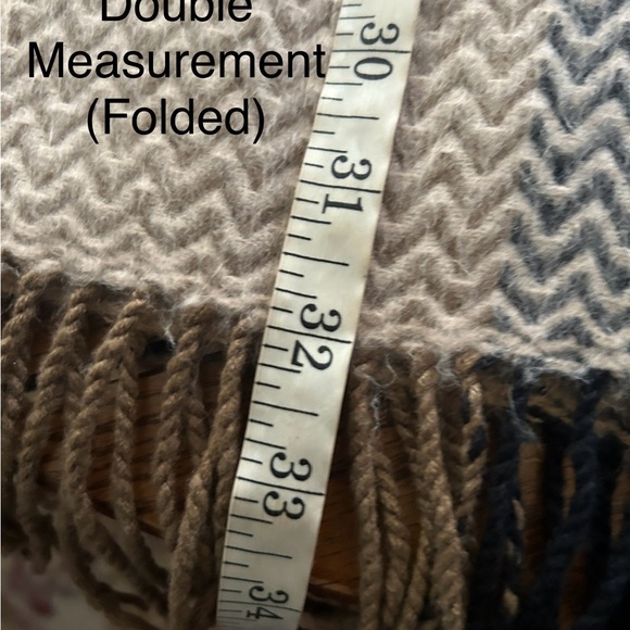 Cashmere Scarf with Fringe - Picture 9 of 10